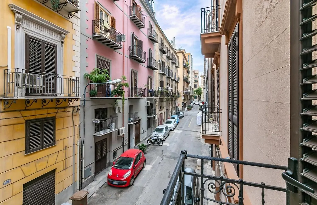 Guesthost - Teatro Massimo Roomy Flat With Covered Terrace-1