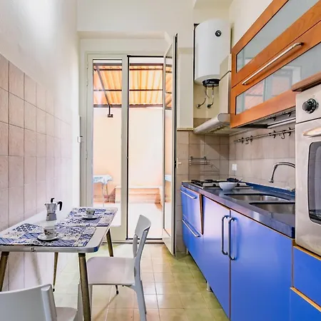 Guesthost - Teatro Massimo Roomy Flat With Covered Terrace-3